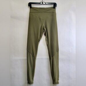 Lululemon Nulu and Crisscross Mesh Stirrup Tight size 8